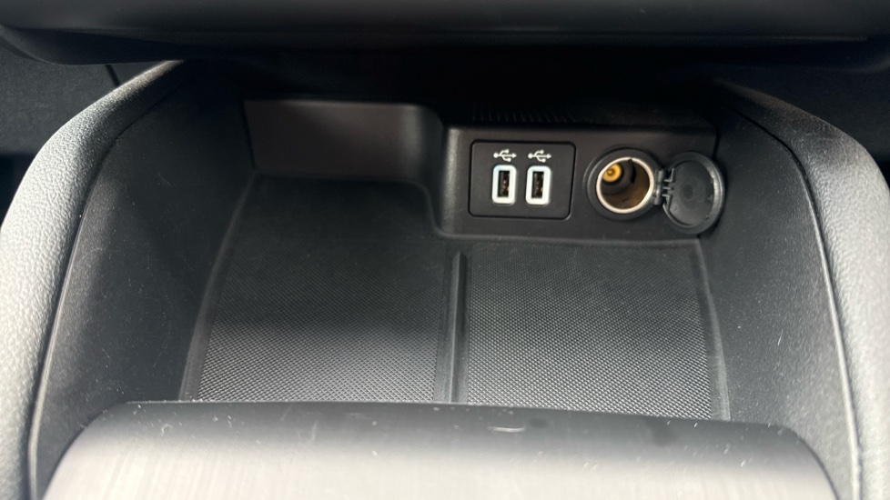 Ford Kuga 1.5 EcoBlue Titanium Edition 5dr Auto Diesel Estate - Image 28