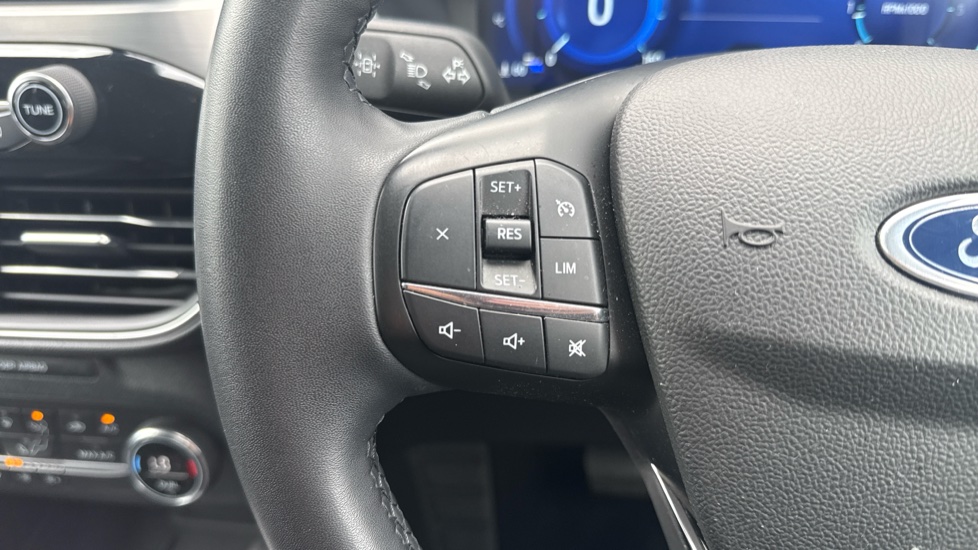 Ford Kuga 1.5 EcoBlue Titanium Edition 5dr Auto Diesel Estate - Image 32