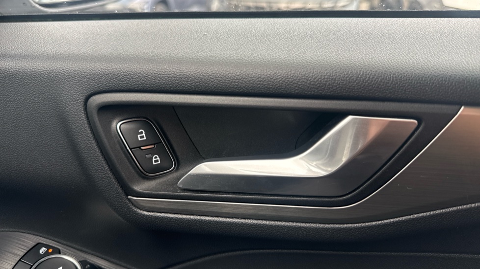 Ford Kuga 1.5 EcoBlue Titanium Edition 5dr Auto Diesel Estate - Image 36