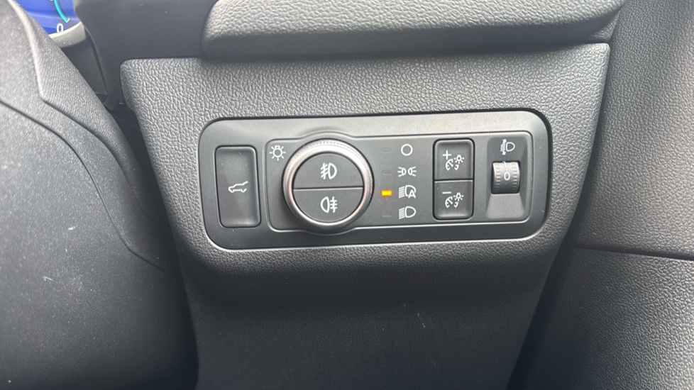 Ford Kuga 1.5 EcoBlue Titanium Edition 5dr Auto Diesel Estate - Image 38