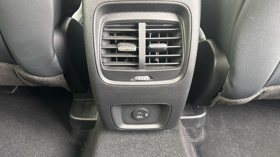 Ford Kuga 1.5 EcoBlue Titanium Edition 5dr Auto Diesel Estate - Image 43