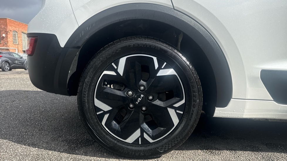 Kia Niro 150kW 2 64kWh 5dr Auto Electric Estate - Image 7