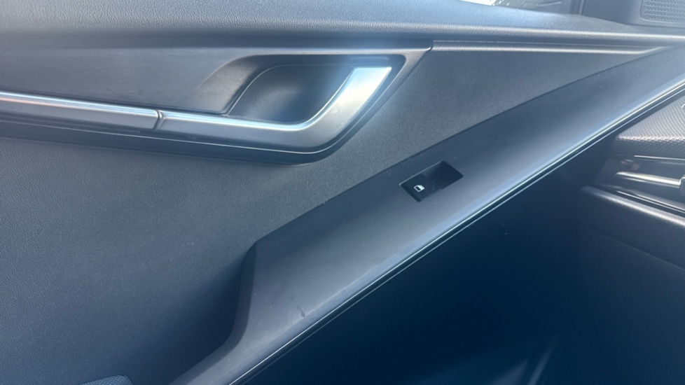 Kia Niro 150kW 2 64kWh 5dr Auto Electric Estate - Image 22