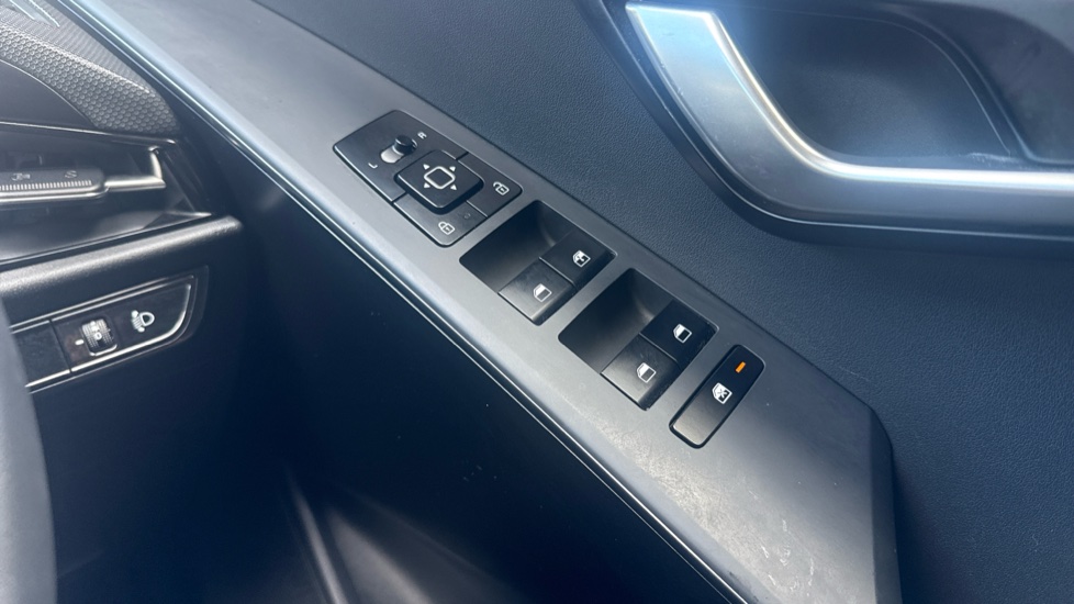 Kia Niro 150kW 2 64kWh 5dr Auto Electric Estate - Image 34