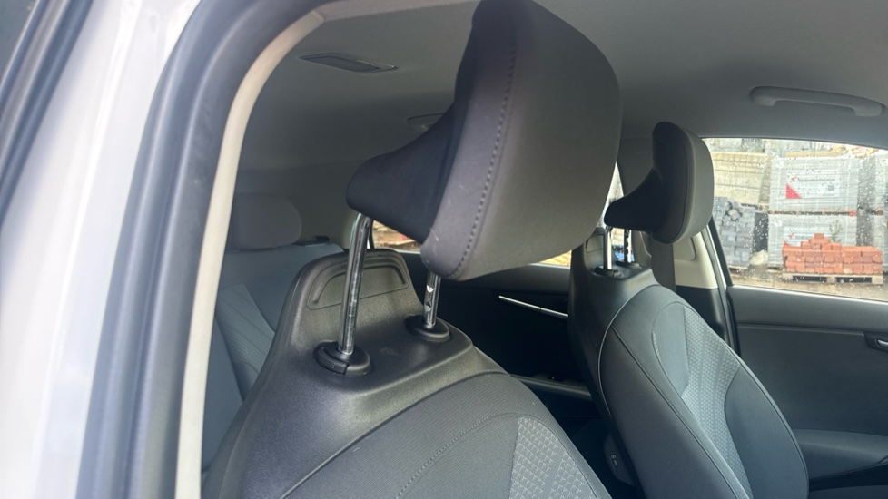 Kia Niro 150kW 2 64kWh 5dr Auto Electric Estate - Image 38