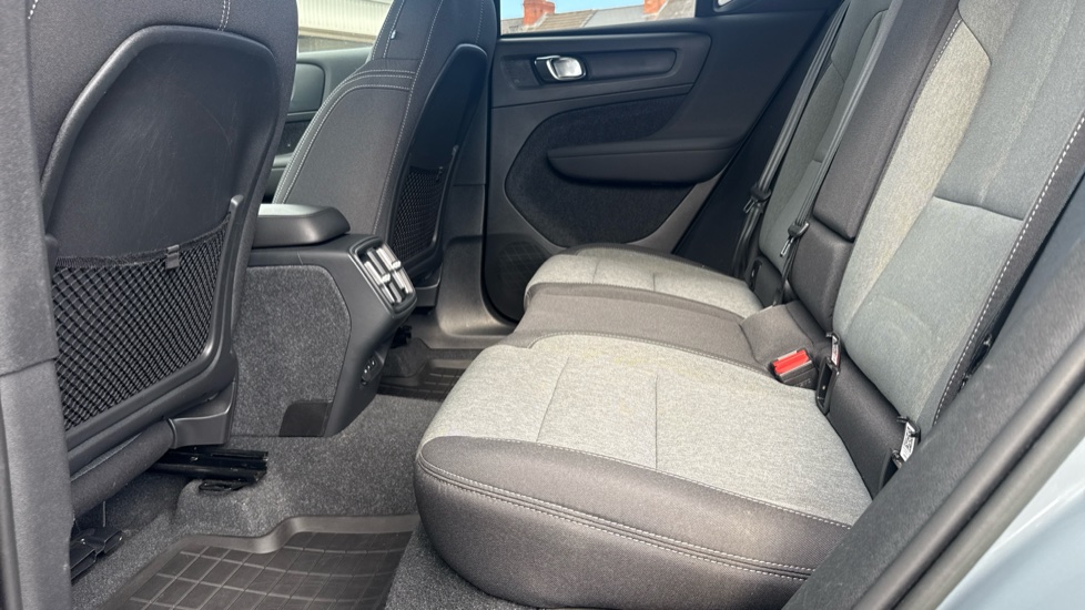 Volvo XC40 2.0 B4P Plus Dark 5dr AWD Auto Petrol Estate - Image 16