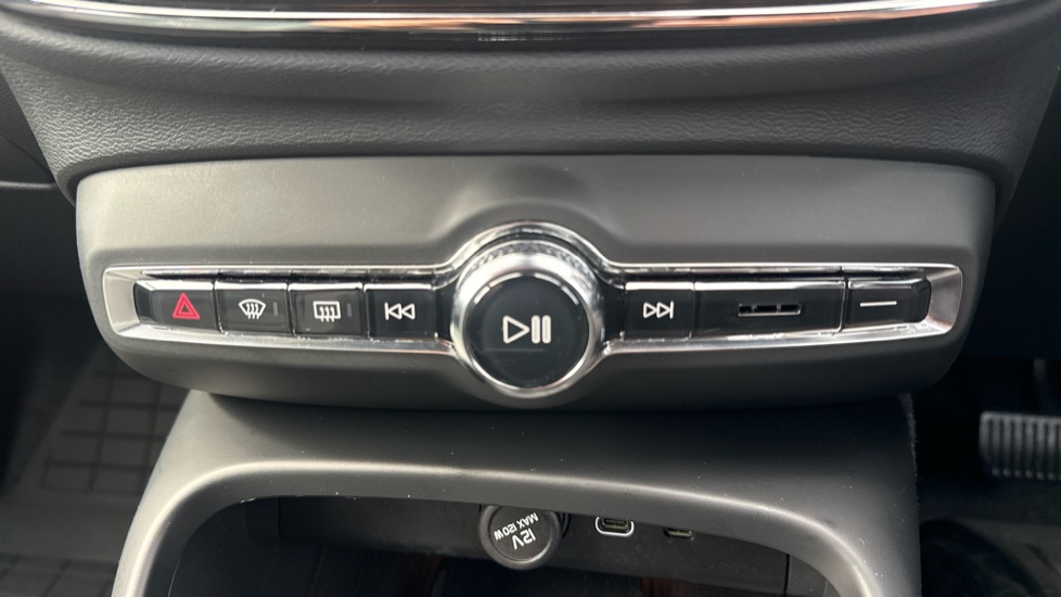 Volvo XC40 2.0 B4P Plus Dark 5dr AWD Auto Petrol Estate - Image 27