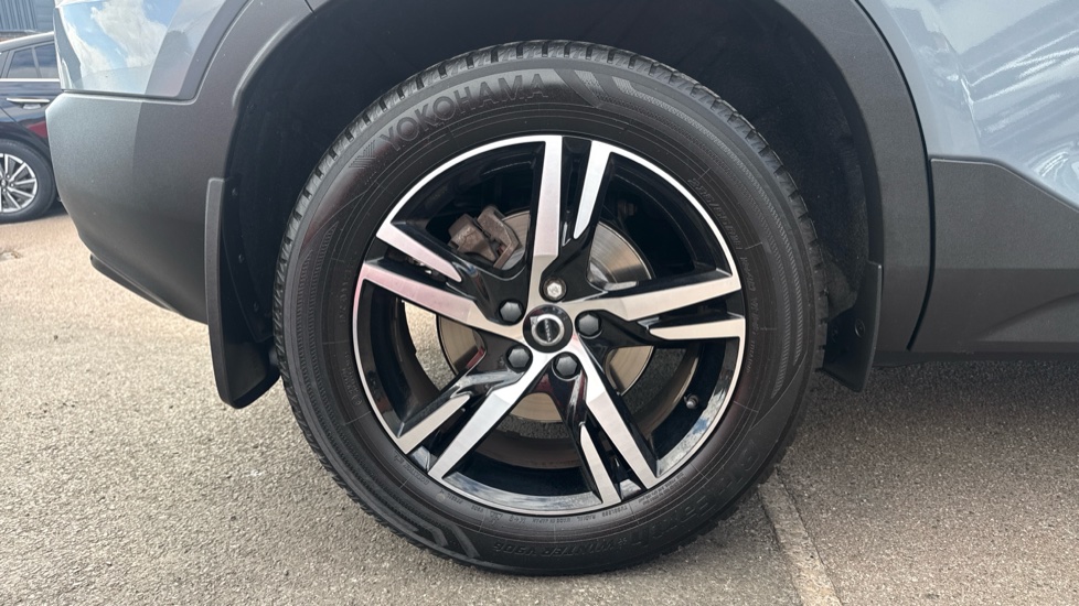 Volvo XC40 2.0 B4P Plus Dark 5dr AWD Auto Petrol Estate - Image 49