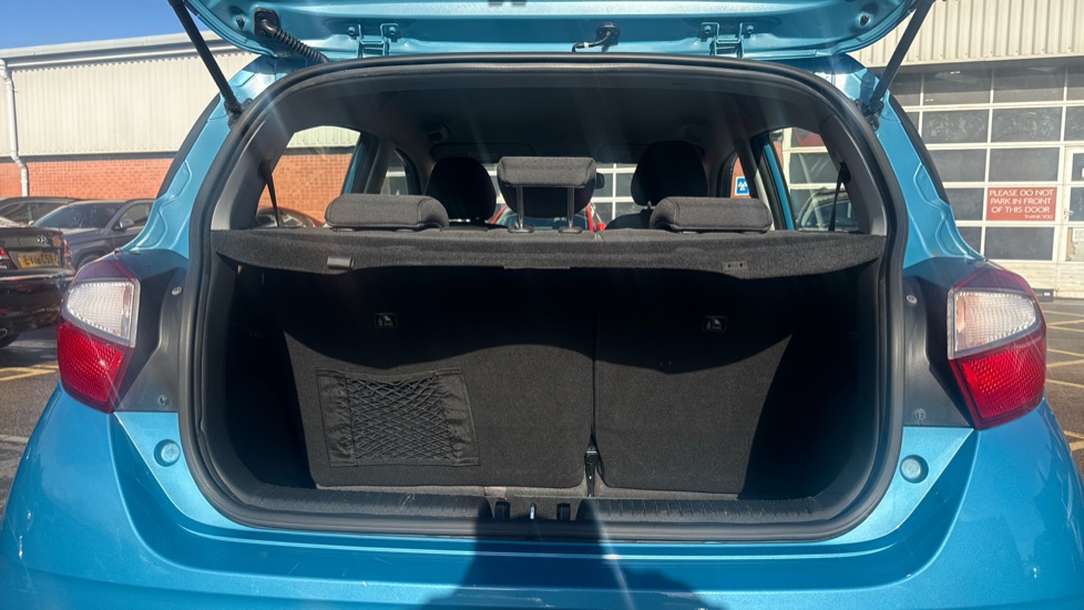 Hyundai i10 1.2 MPi SE Connect 5dr Petrol Hatchback - Image 4