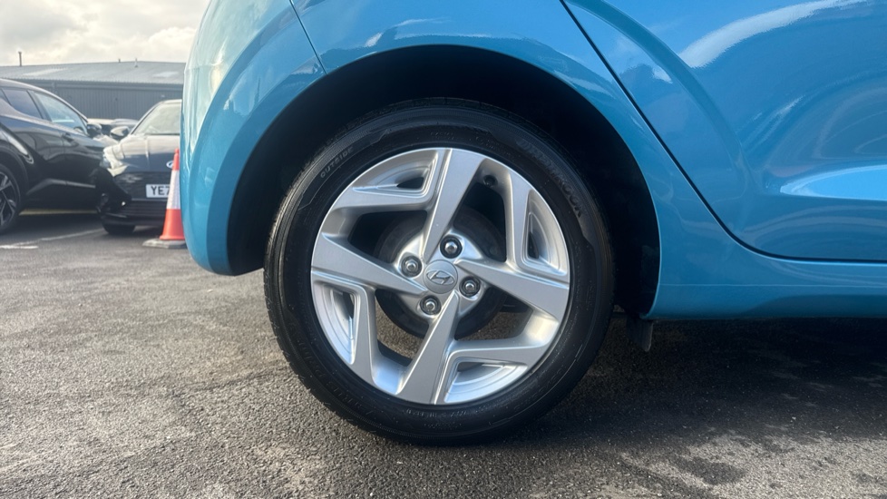 Hyundai i10 1.2 MPi SE Connect 5dr Petrol Hatchback - Image 7