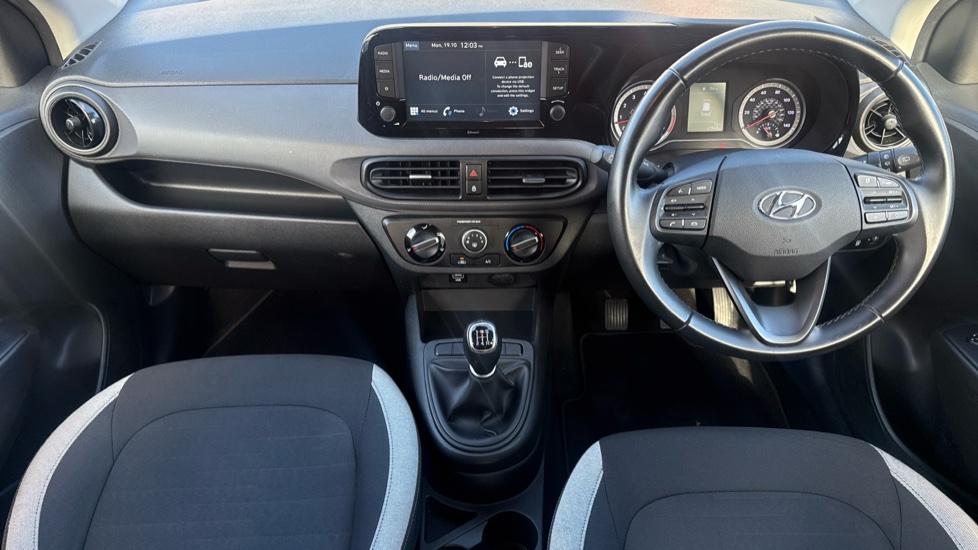 Hyundai i10 1.2 MPi SE Connect 5dr Petrol Hatchback - Image 10