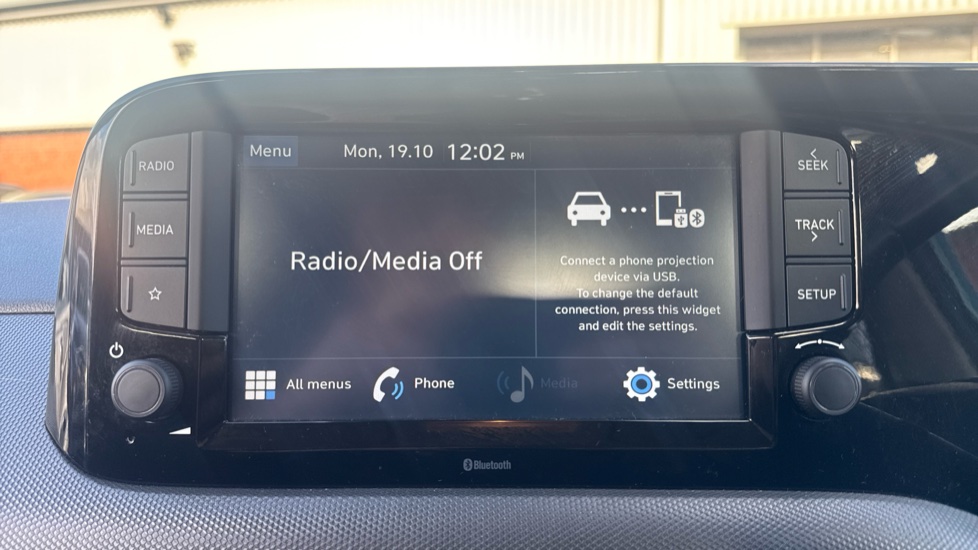 Hyundai i10 1.2 MPi SE Connect 5dr Petrol Hatchback - Image 12