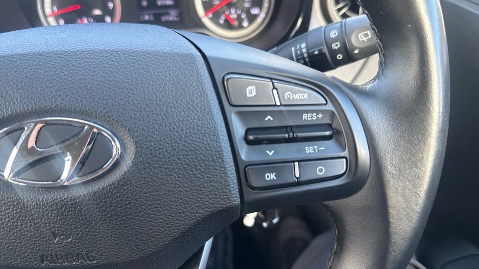 Hyundai i10 1.2 MPi SE Connect 5dr Petrol Hatchback - Image 33