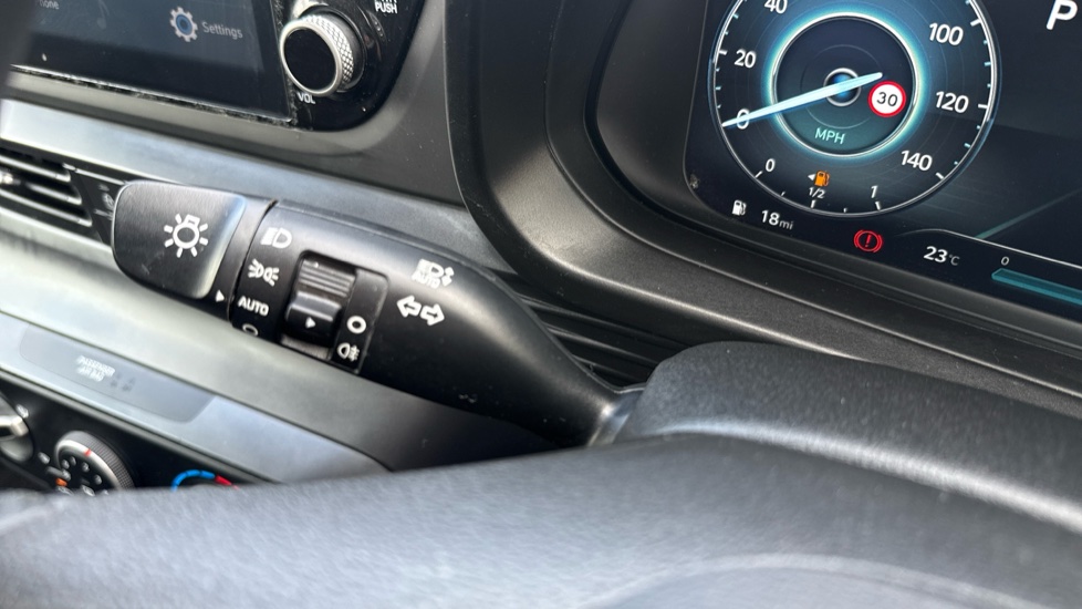 Hyundai BAYON 1.0 TGDi 48V MHEV SE Connect 5dr DCT Petrol Hatchback - Image 34