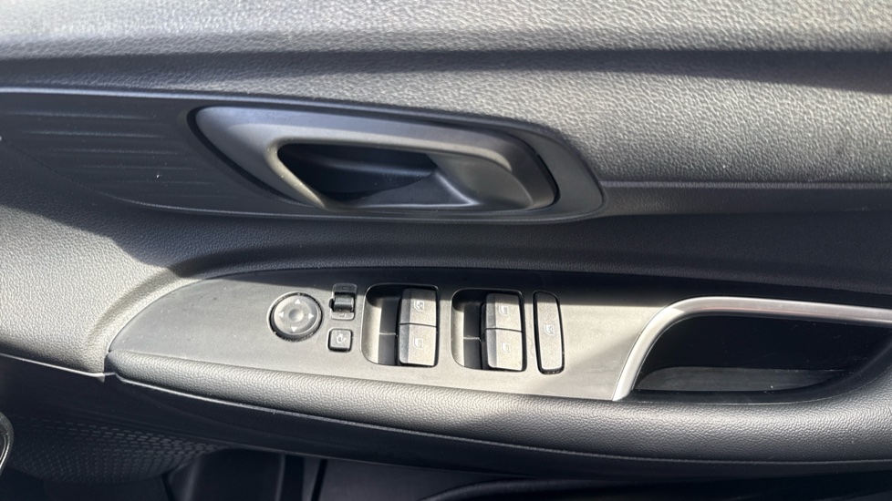 Hyundai BAYON 1.0 TGDi 48V MHEV SE Connect 5dr DCT Petrol Hatchback - Image 36