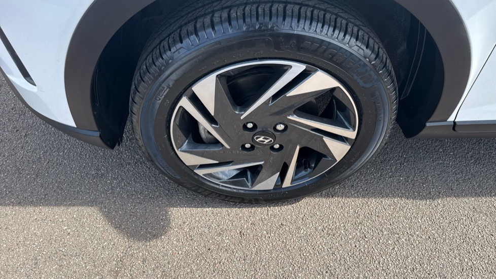 Hyundai BAYON 1.0 TGDi 48V MHEV SE Connect 5dr DCT Petrol Hatchback - Image 44