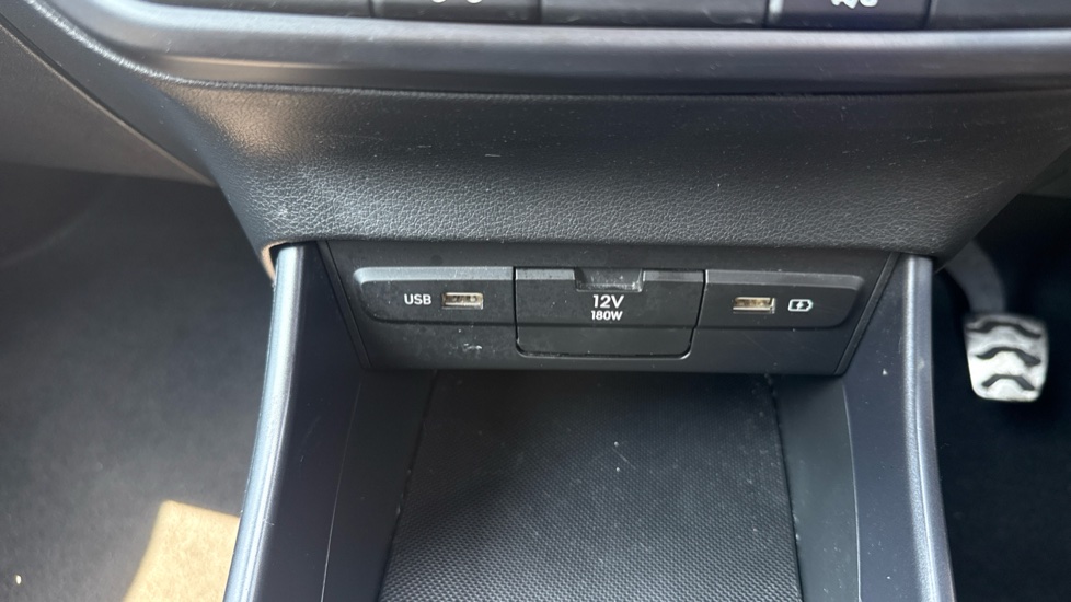 Hyundai BAYON 1.0 TGDi 48V MHEV SE Connect 5dr Petrol Hatchback - Image 25