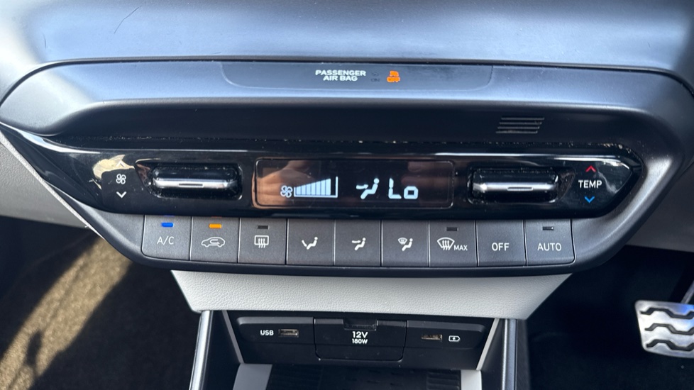 Hyundai BAYON 1.0 TGDi [120] 48V MHEV Ultimate 5dr DCT Petrol Hatchback - Image 27