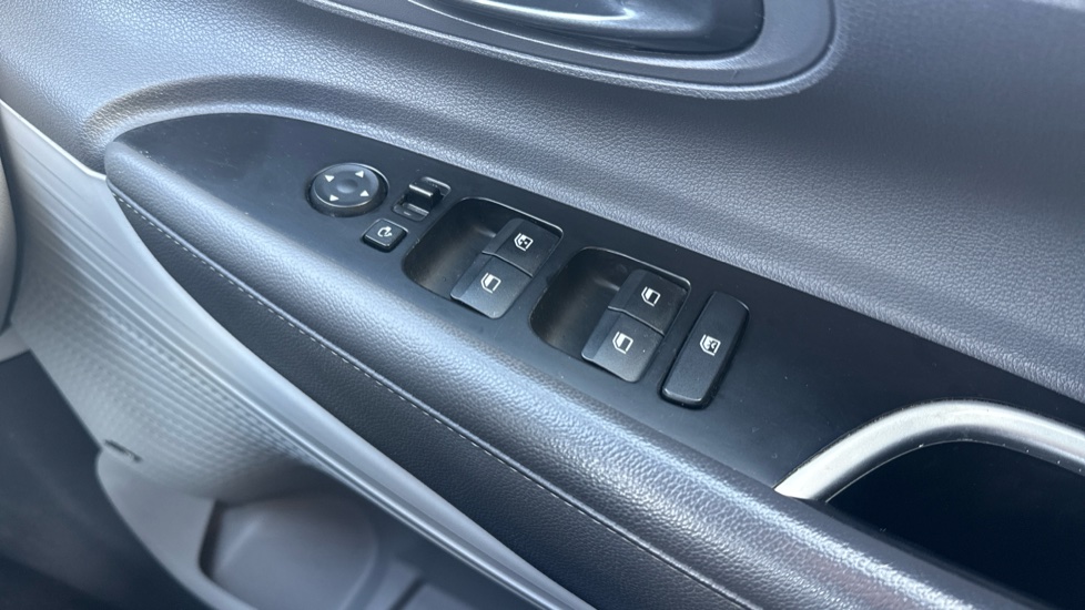 Hyundai BAYON 1.0 TGDi [120] 48V MHEV Ultimate 5dr DCT Petrol Hatchback - Image 38