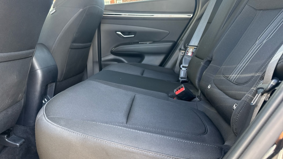 Hyundai TUCSON 1.6 TGDi Hybrid 230 SE Connect 5dr 2WD Auto Hybrid Estate - Image 16