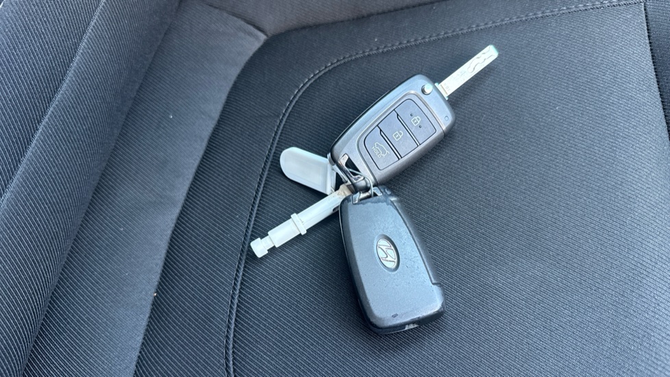 Hyundai TUCSON 1.6 TGDi Hybrid 230 SE Connect 5dr 2WD Auto Hybrid Estate - Image 20