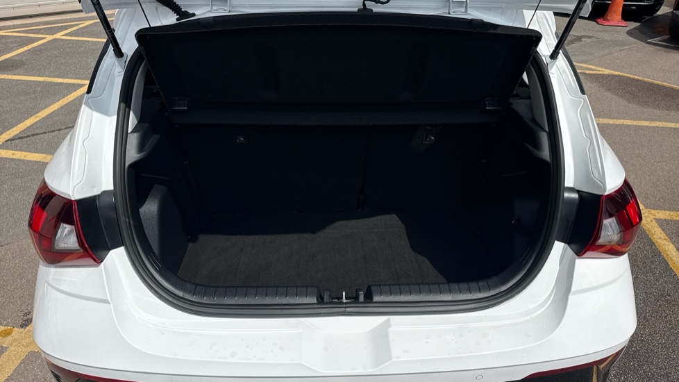 Hyundai i20 1.0T GDi Advance [Nav] 5dr Petrol Hatchback - Image 4
