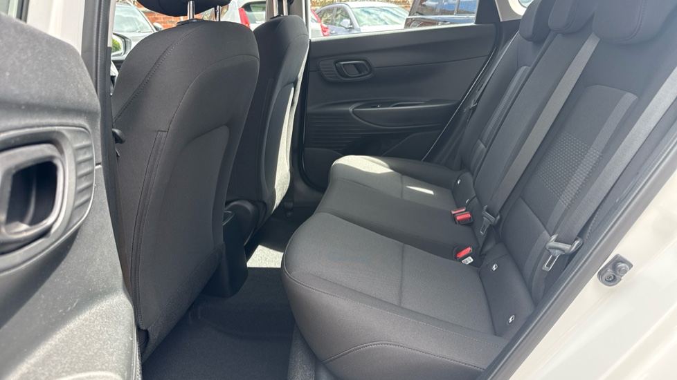 Hyundai i20 1.0T GDi Advance [Nav] 5dr Petrol Hatchback - Image 16
