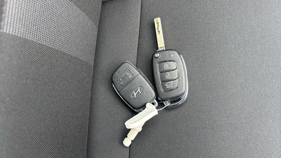 Hyundai i20 1.0T GDi Advance [Nav] 5dr Petrol Hatchback - Image 20