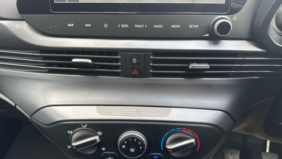 Hyundai i20 1.0T GDi Advance [Nav] 5dr Petrol Hatchback - Image 28