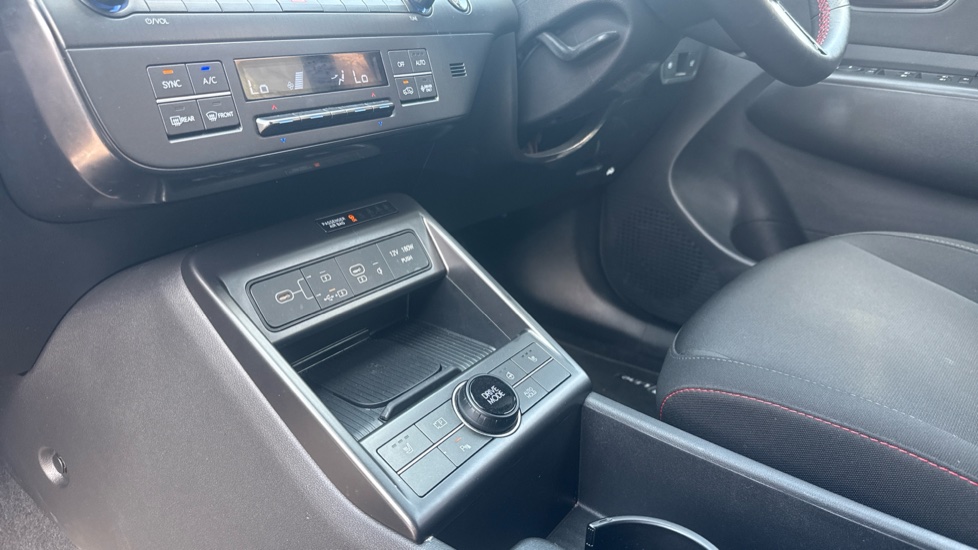 Hyundai KONA 1.6 Hybrid 129 N Line 5dr DCT Hybrid Hatchback - Image 13