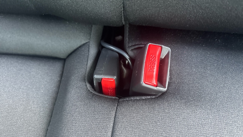 Hyundai KONA 1.6 Hybrid 129 N Line 5dr DCT Hybrid Hatchback - Image 17