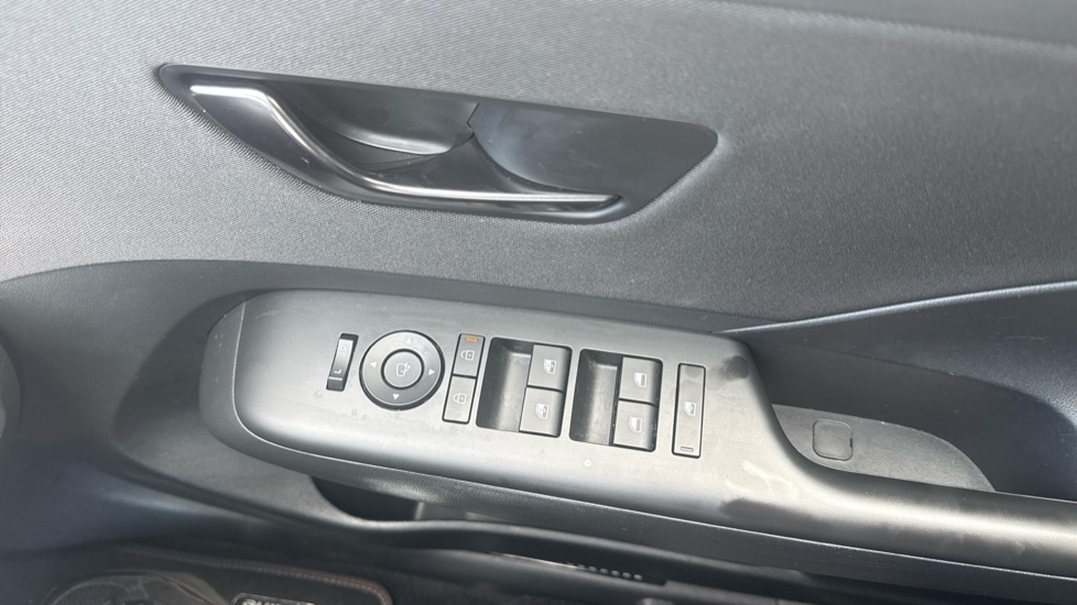 Hyundai KONA 1.6 Hybrid 129 N Line 5dr DCT Hybrid Hatchback - Image 33