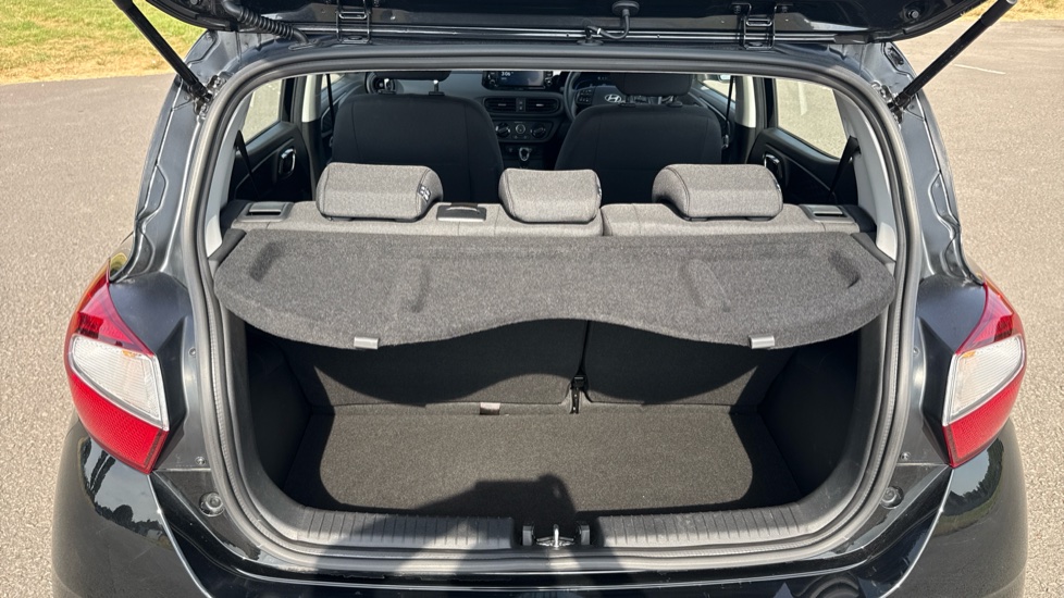 Hyundai i10 1.0 [63] Advance 5dr Auto [Nav] Petrol Hatchback - Image 4