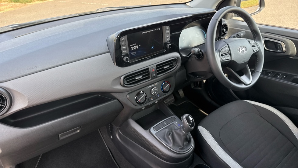 Hyundai i10 1.0 [63] Advance 5dr Auto [Nav] Petrol Hatchback - Image 9