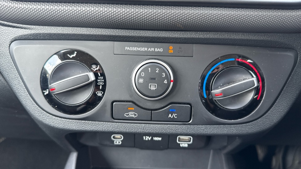 Hyundai i10 1.0 [63] Advance 5dr Auto [Nav] Petrol Hatchback - Image 26
