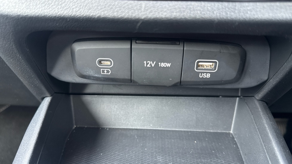 Hyundai i10 1.0 [63] Advance 5dr Auto [Nav] Petrol Hatchback - Image 27
