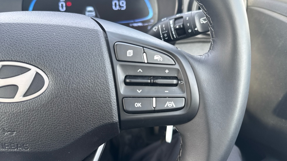 Hyundai i10 1.0 [63] Advance 5dr Auto [Nav] Petrol Hatchback - Image 32