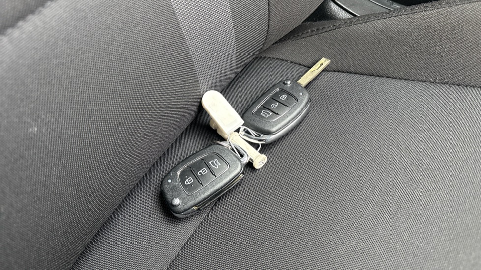 Hyundai i20 1.0T GDi Advance [Nav] 5dr Petrol Hatchback - Image 20