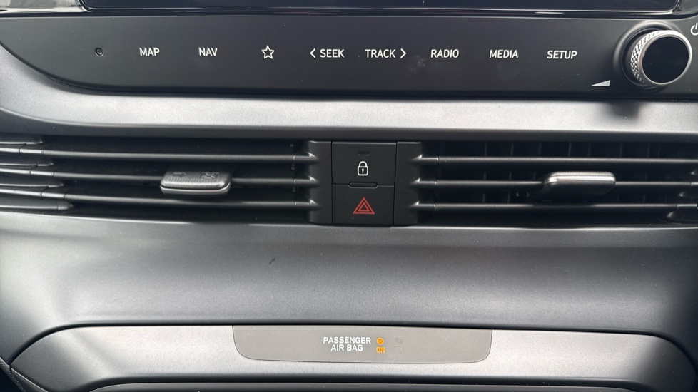 Hyundai i20 1.0T GDi Advance [Nav] 5dr Petrol Hatchback - Image 25