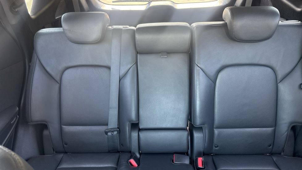 Hyundai SANTA FE 2.2 CRDi Blue Drive Premium 5dr [7 Seats] Diesel Estate - Image 15