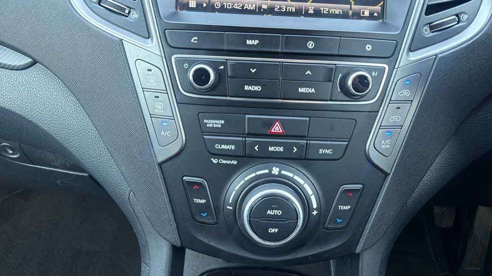 Hyundai SANTA FE 2.2 CRDi Blue Drive Premium 5dr [7 Seats] Diesel Estate - Image 26