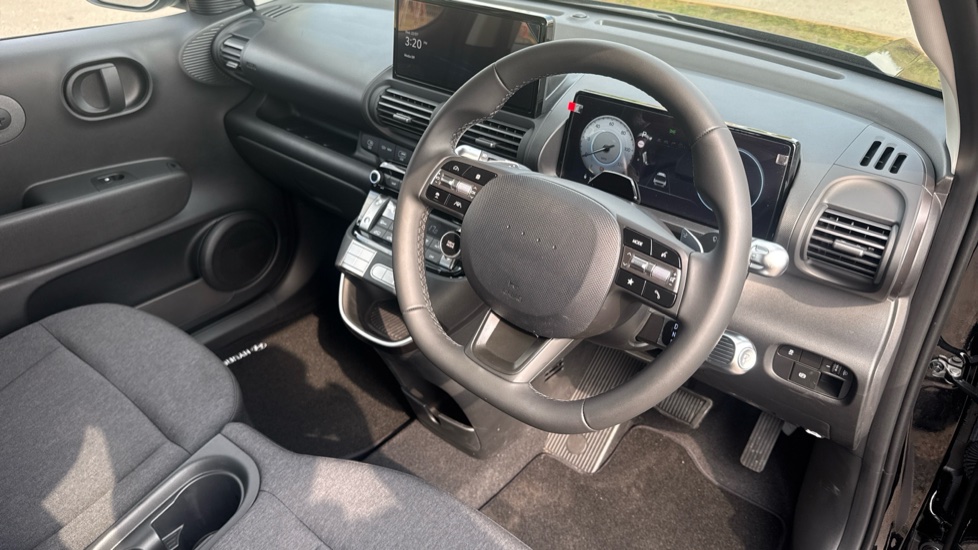 Hyundai INSTER 71kW 01 42kWh 5dr Auto Electric Hatchback - Image 11