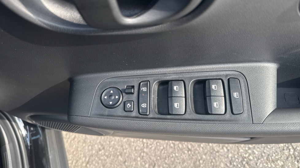 Hyundai INSTER 71kW 01 42kWh 5dr Auto Electric Hatchback - Image 40