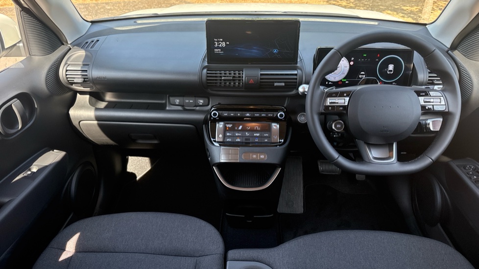 Hyundai INSTER 85kW 01 49kWh 5dr Auto Electric Hatchback - Image 10