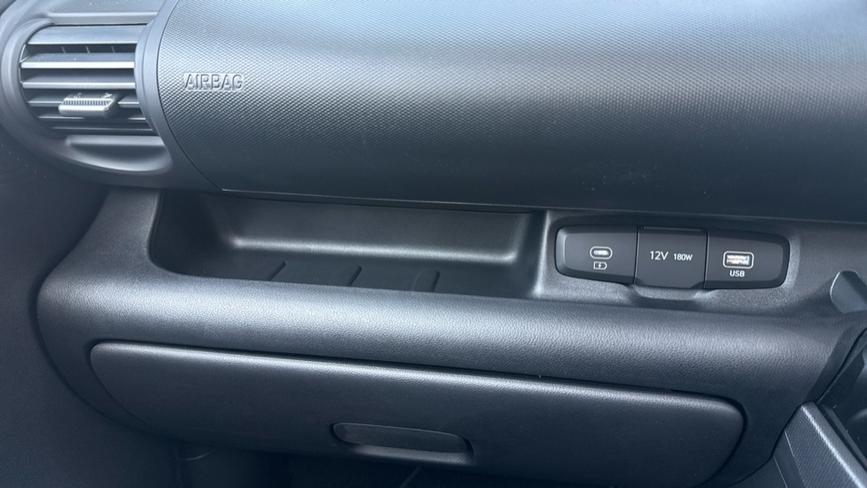 Hyundai INSTER 85kW 01 49kWh 5dr Auto Electric Hatchback - Image 24