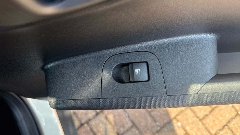 Hyundai INSTER 85kW 01 49kWh 5dr Auto Electric Hatchback - Image 42