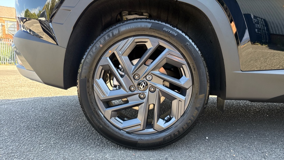 Hyundai TUCSON 1.6T 239 Hybrid Black Line 5dr Auto Hybrid Estate - Image 7