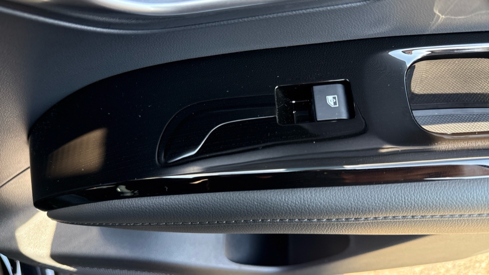 Hyundai TUCSON 1.6T 239 Hybrid Black Line 5dr Auto Hybrid Estate - Image 40