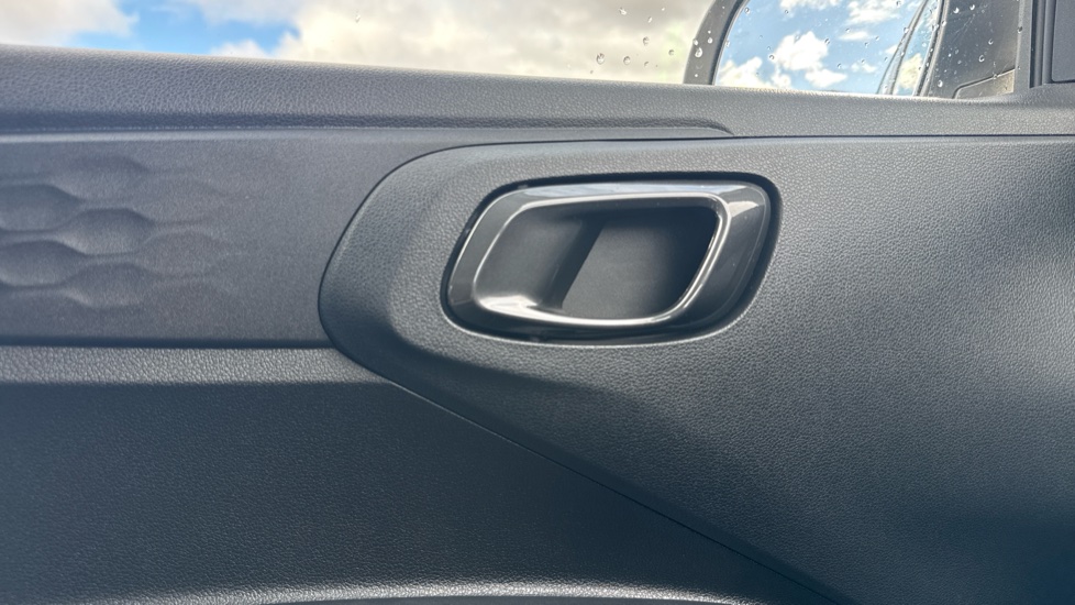 Hyundai i10 1.0 [63] Advance 5dr [Nav] Petrol Hatchback - Image 23