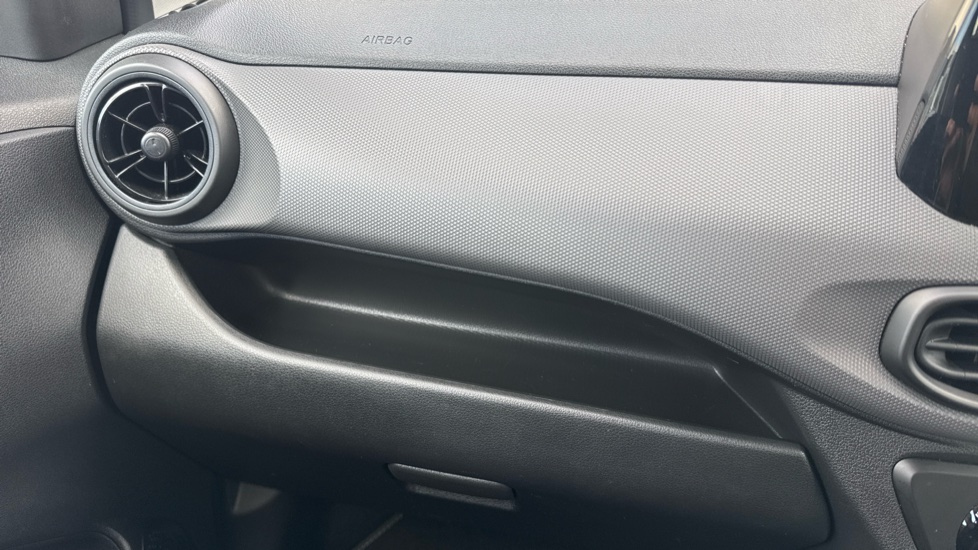 Hyundai i10 1.0 [63] Advance 5dr [Nav] Petrol Hatchback - Image 25